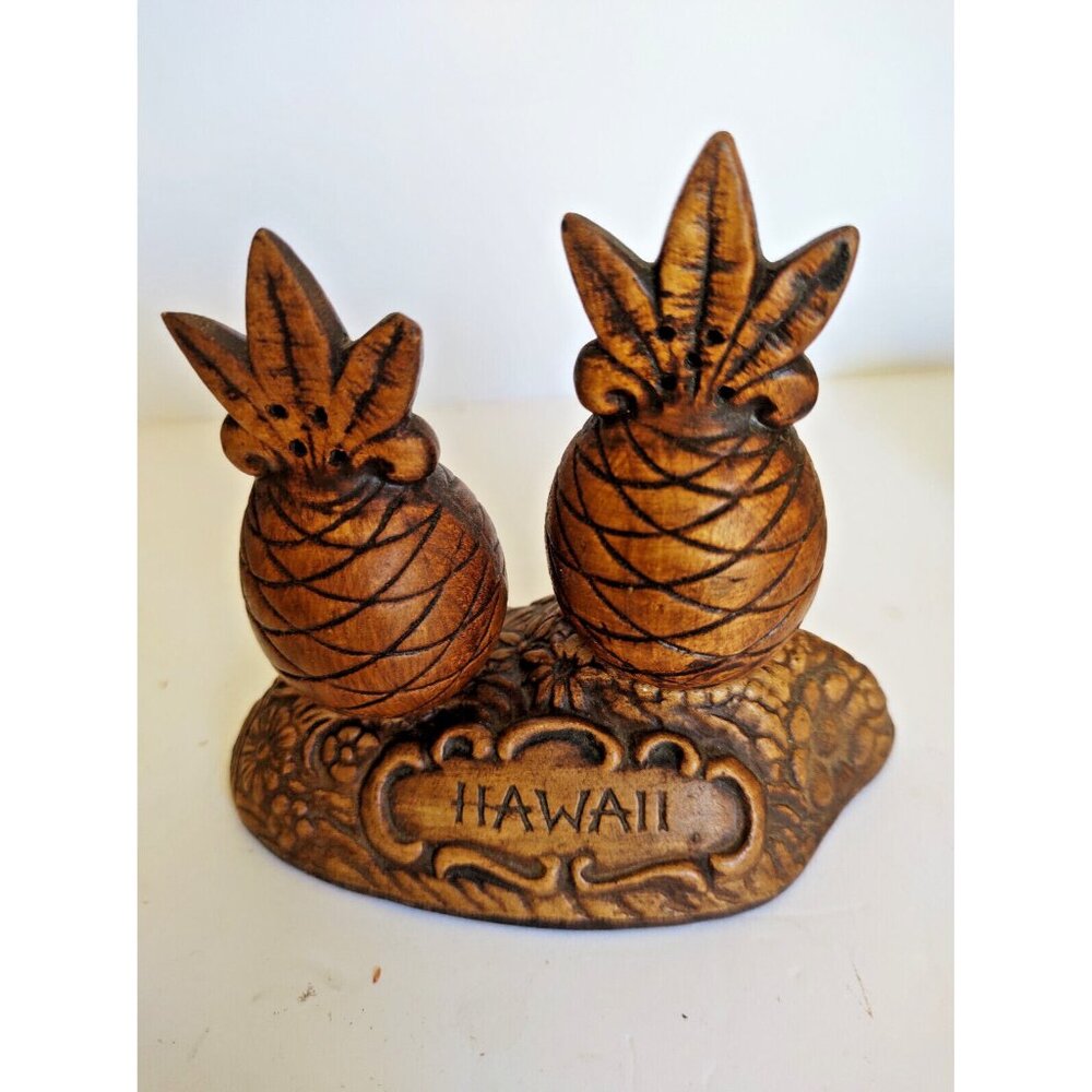 Treasure Craft Souvenir Pineapples Salt and Pepper Shaker Set